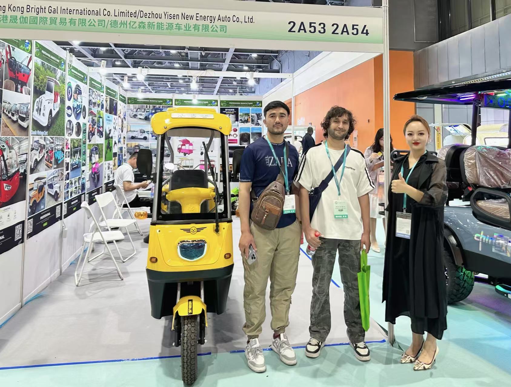 New food delivery vehicles shine at the exhibition New food delivery vehicles shine at the exhibition